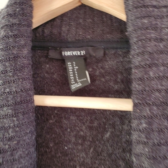 FOREVER 21 Sweater - Picture 2 of 3
